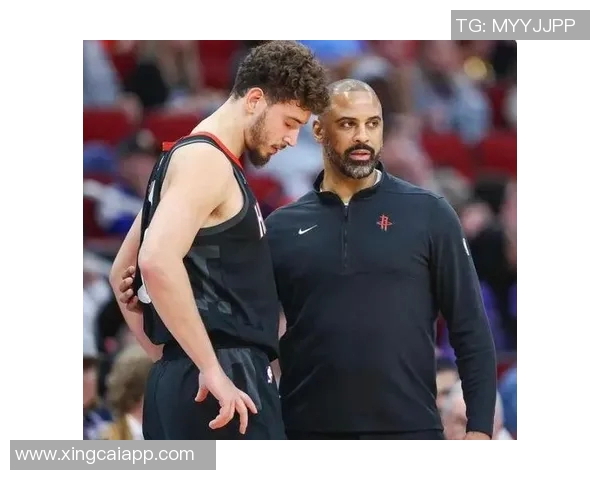 乌度卡称赞狄龙近期状态出色期待他在比赛中展现强烈侵略性